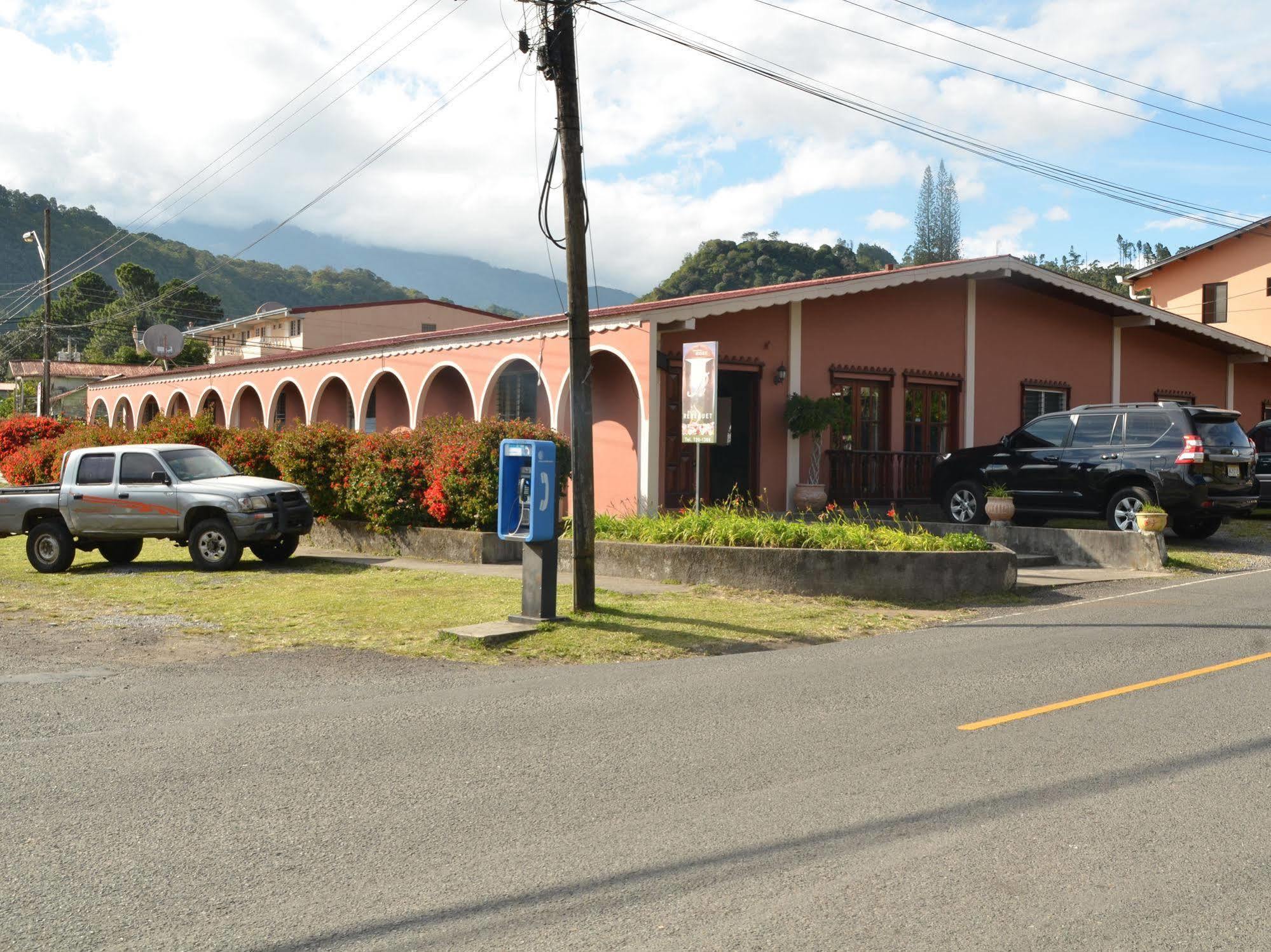 Rebequet Hotel